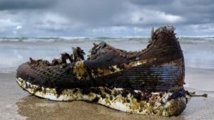 Why are Nike trainers washing up on beaches from #Bermuda #Bahamas to #Ireland & #Orkney ? @BBCNews